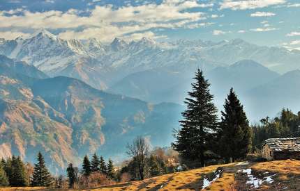 Munsiyari Nainital Kausani Ranikhet Corbett Tour Package